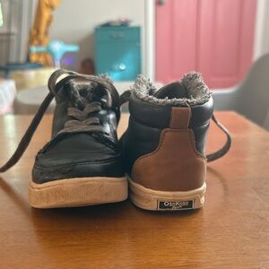 OshKosh B'gosh Black and Tan Kids Sneakers